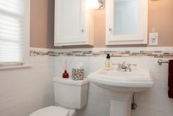 Knox Ave – Brightened Up Bathroom